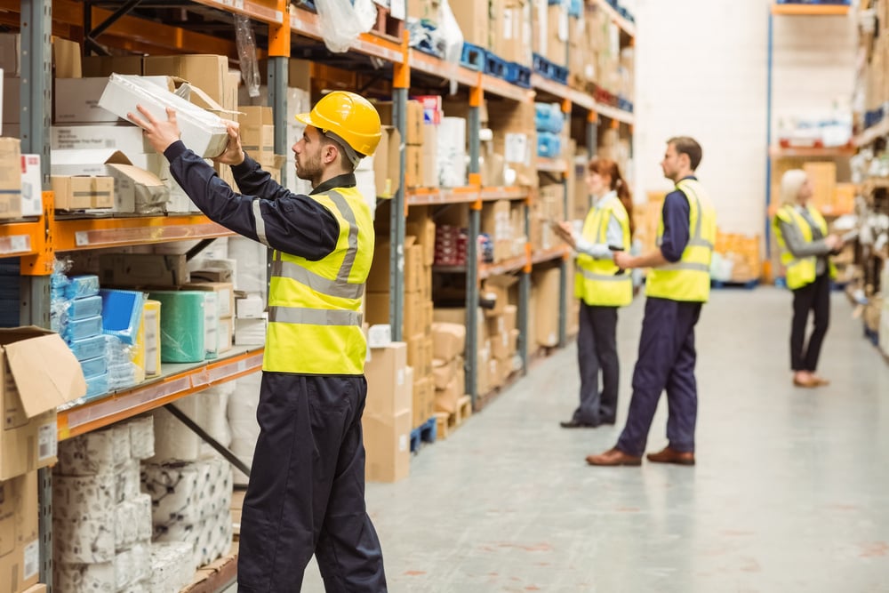 warehouse workers checking inventory, inventory management tips for vendors